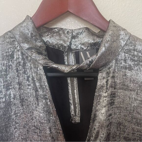 Worthington 2X Shimmering Silver Blouse Keyhole Neck Short Sleeve Satin - Picture 12 of 15